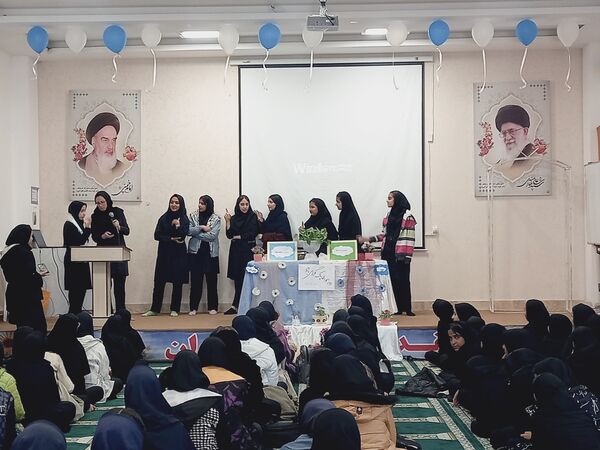 گرامیداشت هفته هوای پاک در دبیرستان دخترانه فرهنگ مرحوم فخرایی