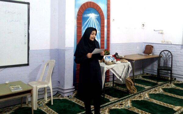 خوانش زندگی نامه شهدا در دبیرستان فاطمیه