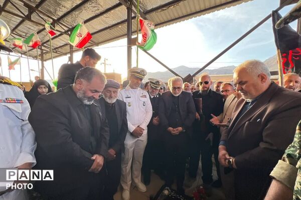 مراسم اربعین شهدای ناوچه دنا در روستای لزور