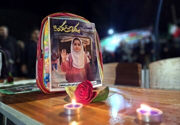 آیین بزرگداشت چهلم شهدای دانش‌آموز میناب در رشتخوار 
