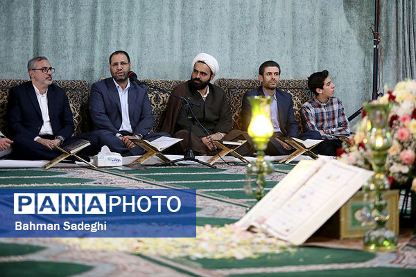 محفل انس با قرآن دانش آموزان و فرهنگیان برگزیده و نخبه قرآنی با حضور وزیر آموزش و پرورش
