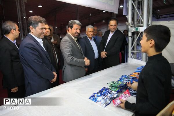 افتتاح نمایشگاه کالاهای اساسی استان در همدان