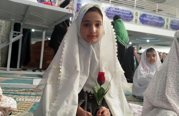 جشن تکلیف برای غنچه‌های نو شکفته در لردگان