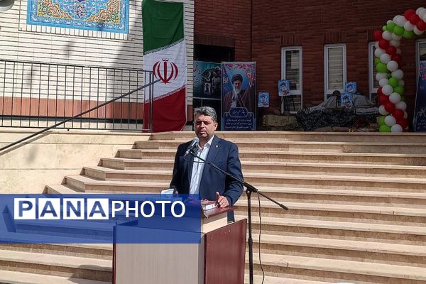 طلوع علم در مدرسه روشنگر با نغمه زنگ مهر