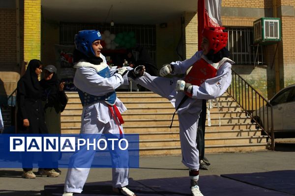 المپیاد ورزشی درون مدرسه‌ای دبیرستان نرجس باقرشهر 