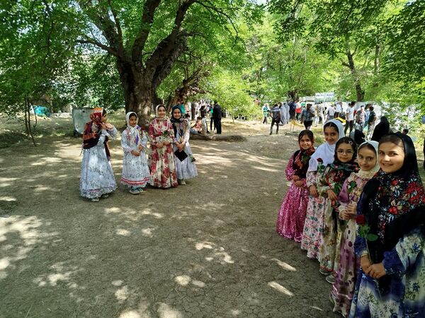جشنواره توت سفید در هوراند
