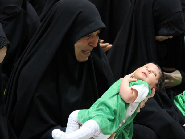 گهواره‌های عاشورایی و لالایی مادران همنوا با کودکان شهید