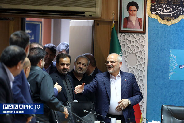 امضای تفاهم‌نامه‌ وزارت آموزش و پرورش و شرکت‌های خودروساری، صنعتی و معدنی کرمان