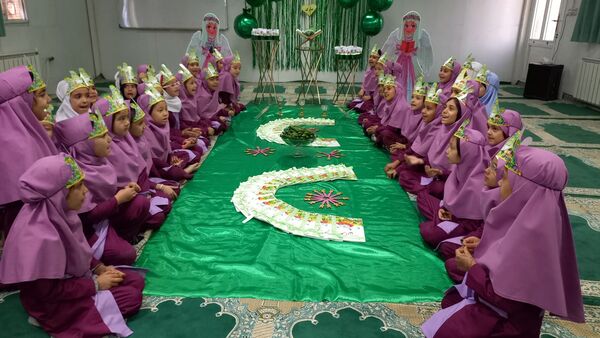 جشن قرآن پایه اول در دبستان دخترانه امام هادی (ع)