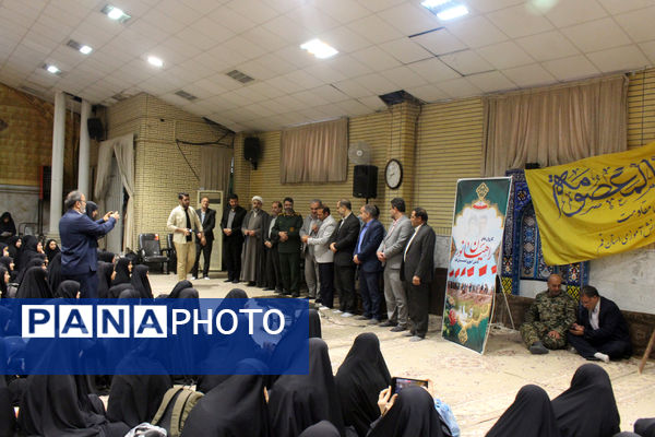 اعزام نخستین گروه از دختران دانش‌آموز ناحیه یک قم به اردوی راهیان نور