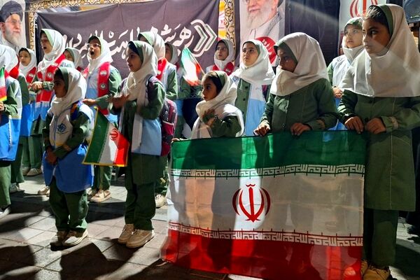 سفیران سلامت ناحیه شش در میدان دانشجو گرد هم آمدند