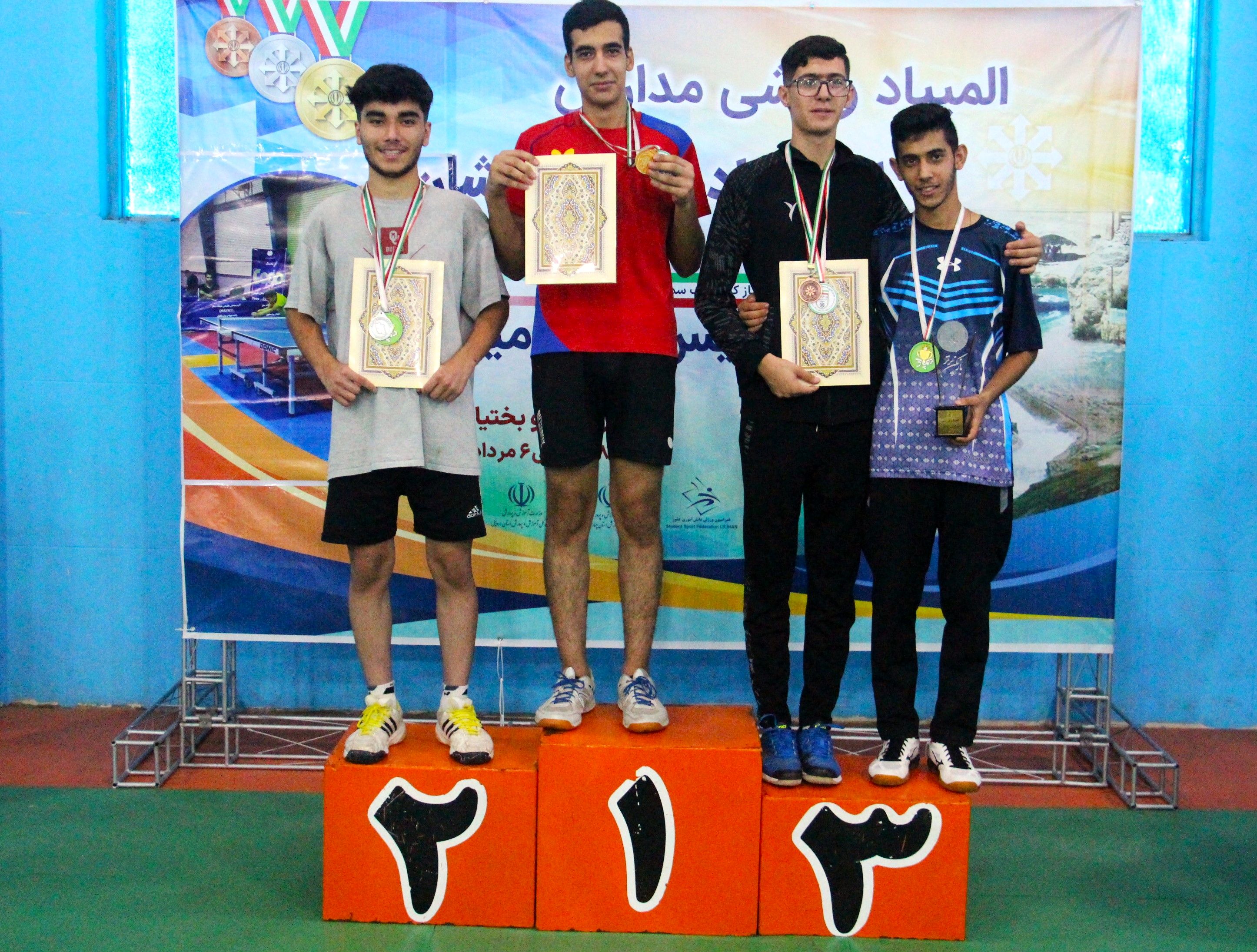 دانش‌آموز همدانی موفق به کسب مدال طلای تنیس روی میز المپیاد ورزشی مدارس سمپاد شد