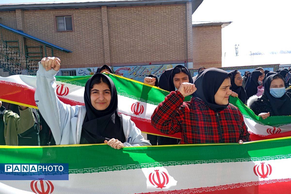 دهه فجر، جشن بصیرت و مقاومت؛ در دبیرستان حضرت معصومه (س) فیروزکوه