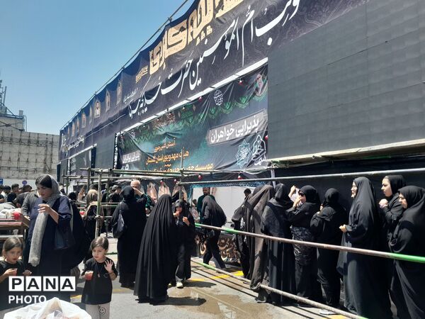 از کوچه تا حرم؛ هجومِ جمعیتِ عاشق در مسیرِ ردپای معصومین