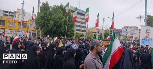 وداع حماسی دریادلان هرمزگان با فرمانده شهید علیرضا تنگسیری در بندرعباس