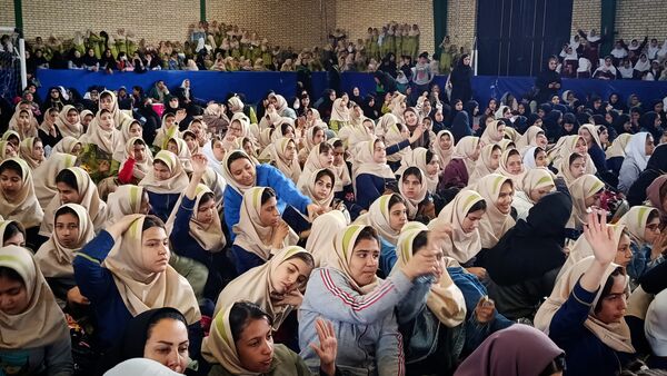 اجتماع ۳۰۰۰نفری دختران حاج قاسم به مناسبت ولادت حضرت معصومه(س) و روز دختر در شهرستان ملارد 