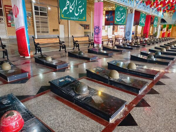 آیین غبارروبی و عطر افشانی گلزار شهدا شهرستان ملارد در هفته دفاع مقدس
