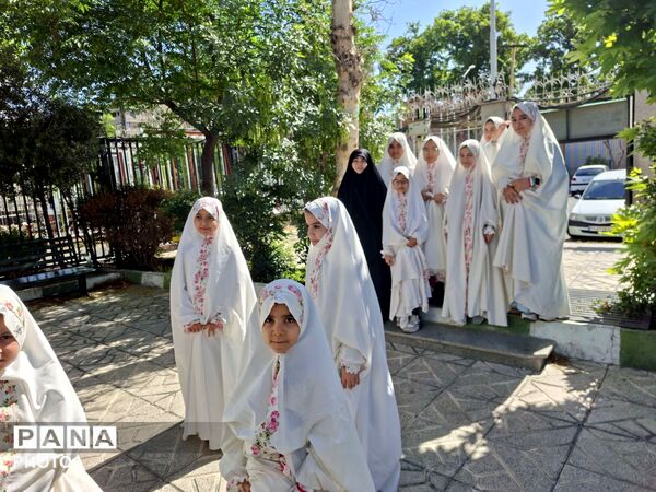 طنین اندازی سرود دختران میقات در مقتل شهید آرمان علی وردی