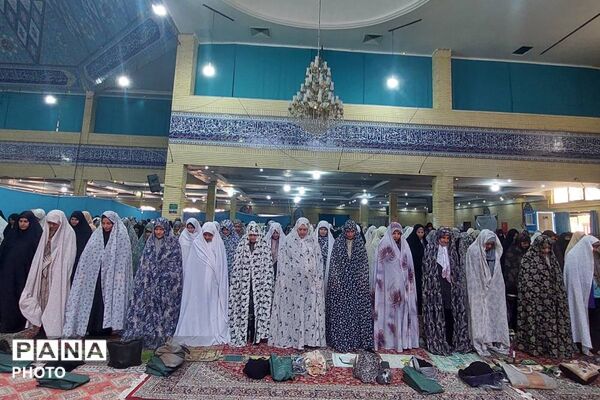 نماز جمعه؛ نمایش همبستگی مردم