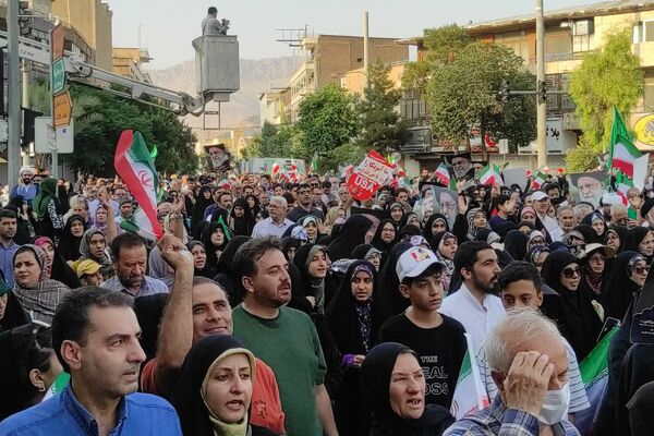 مردم شیراز باری دیگر به صحنه آمدند  و وعده صادق ۳ و عید غدیرخم را جشن گرفتند