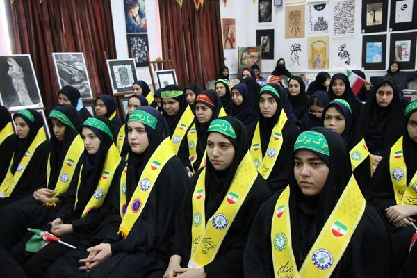 همایش «یاوران انقلاب» پیشتازان هنرستان شهریار تبریز