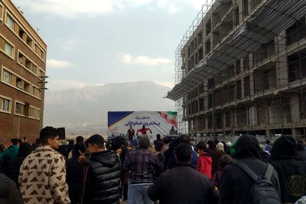  همایش پیاده‌روی خانوادگی در شهرک وحدت فردیس