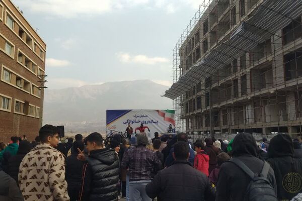  همایش پیاده‌روی خانوادگی در شهرک وحدت فردیس