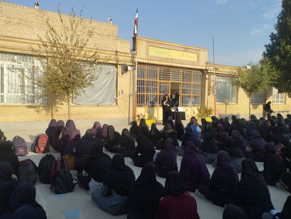 برگزاری سوگواره حلوا در دبیرستان دخترانه رفعت