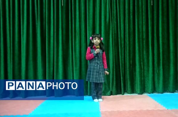 تجلیل از دانش‌آموزان قهرمان کشوری دبستان حاج عباس صفرپور