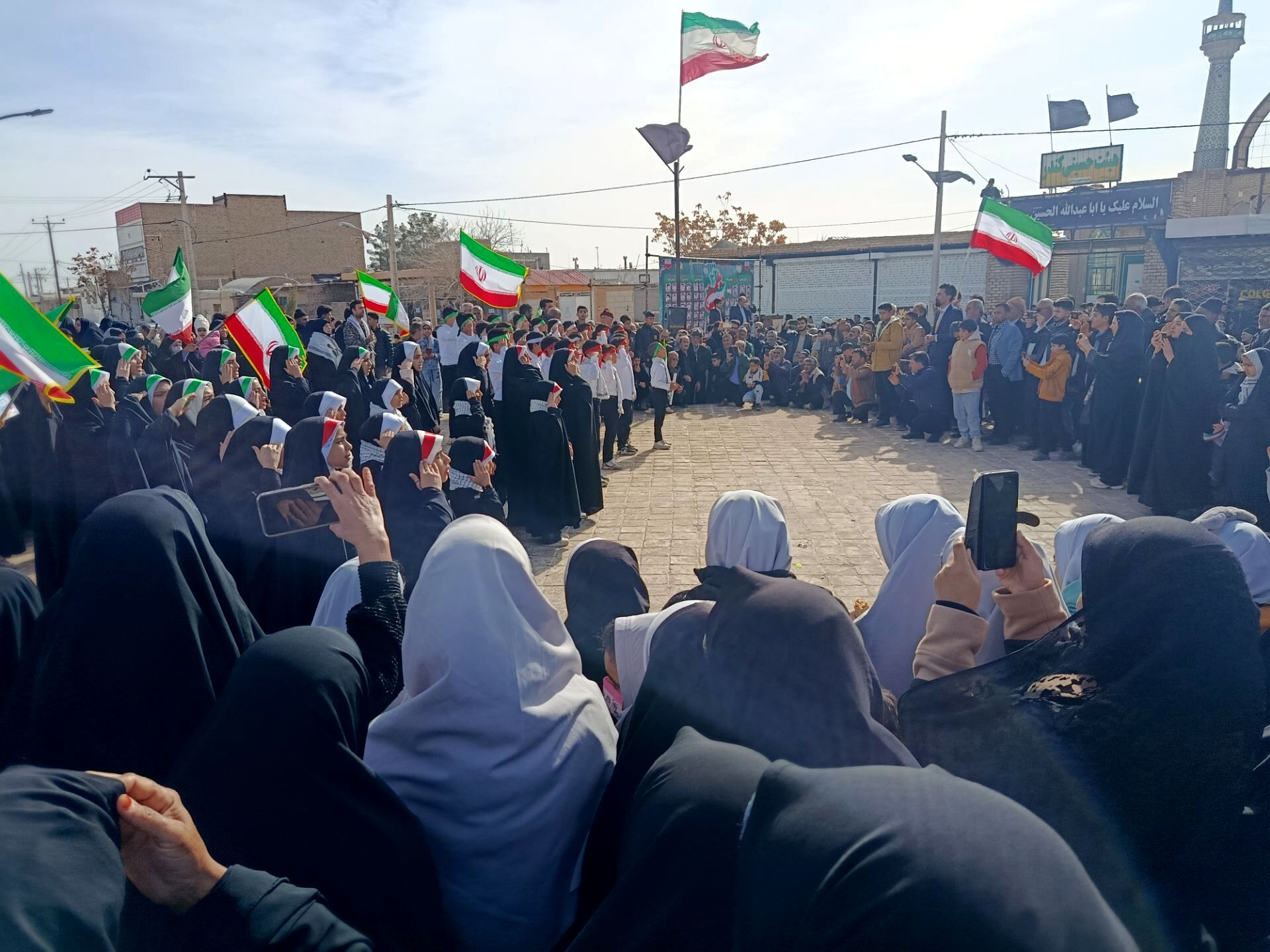 حضور پرشور مردم در راهپیمایی ۲۲ بهمن شهرستان کندر