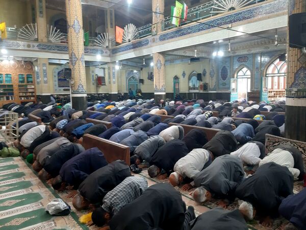 نماز عبادی سیاسی جمعه با حضور پرشور عموم مردم شهرستان ورامین