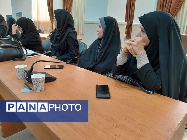 دوره تربیت معلم اقدام پژوهی در سطح نواحی مشهد