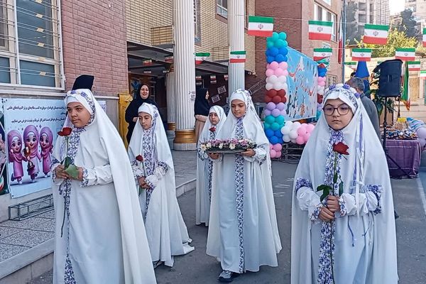 جشن عاطفه‌ها در مدارس ناحیه 2 شیراز