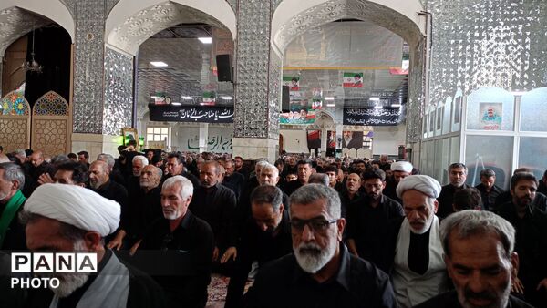 اقامه نماز ظهر عاشورا در کاشمر
