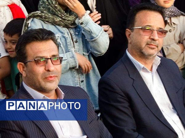 قدم هایی به عشق معلمان