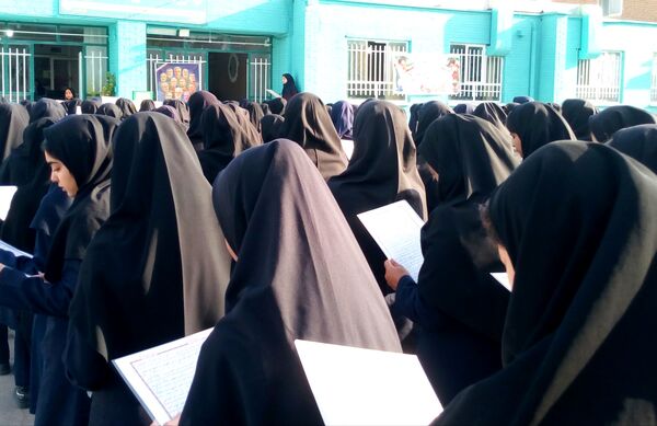 برگزاری مراسم ختم قرآن در دبیرستان دخترانه فاطمیه