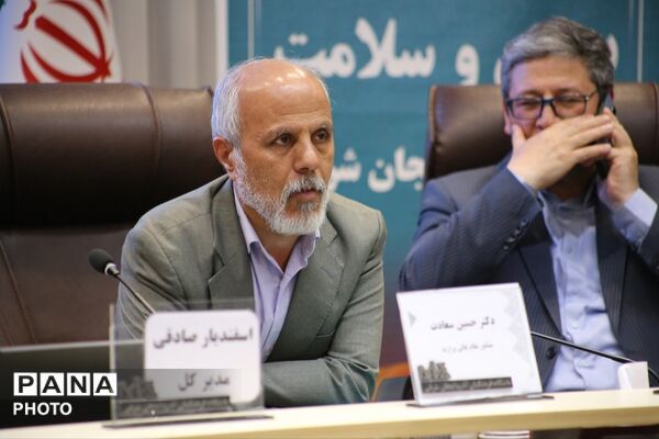 تجلیل از دانش‌آموزان ورزشکار و قهرمان آذربایجان شرقی
