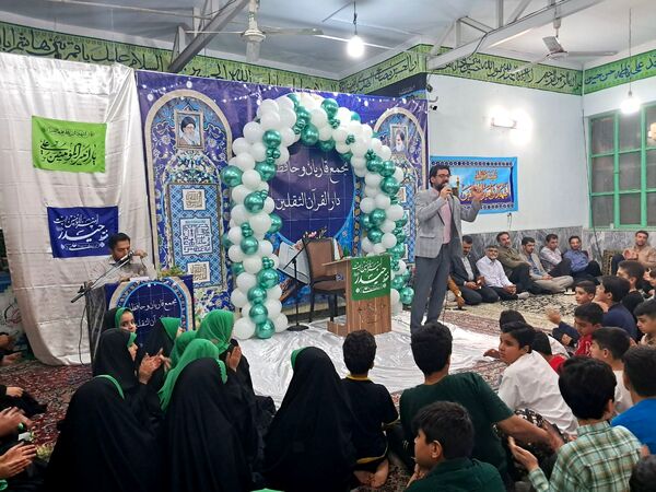مجمع قاریان و حافظان قرآن دارالقرآن الثقلین در حسینیه ارشاد