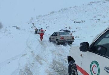 امدادرسانی هلال‌احمر به بیش از ۷ هزار گرفتار شده در برف و کولاک