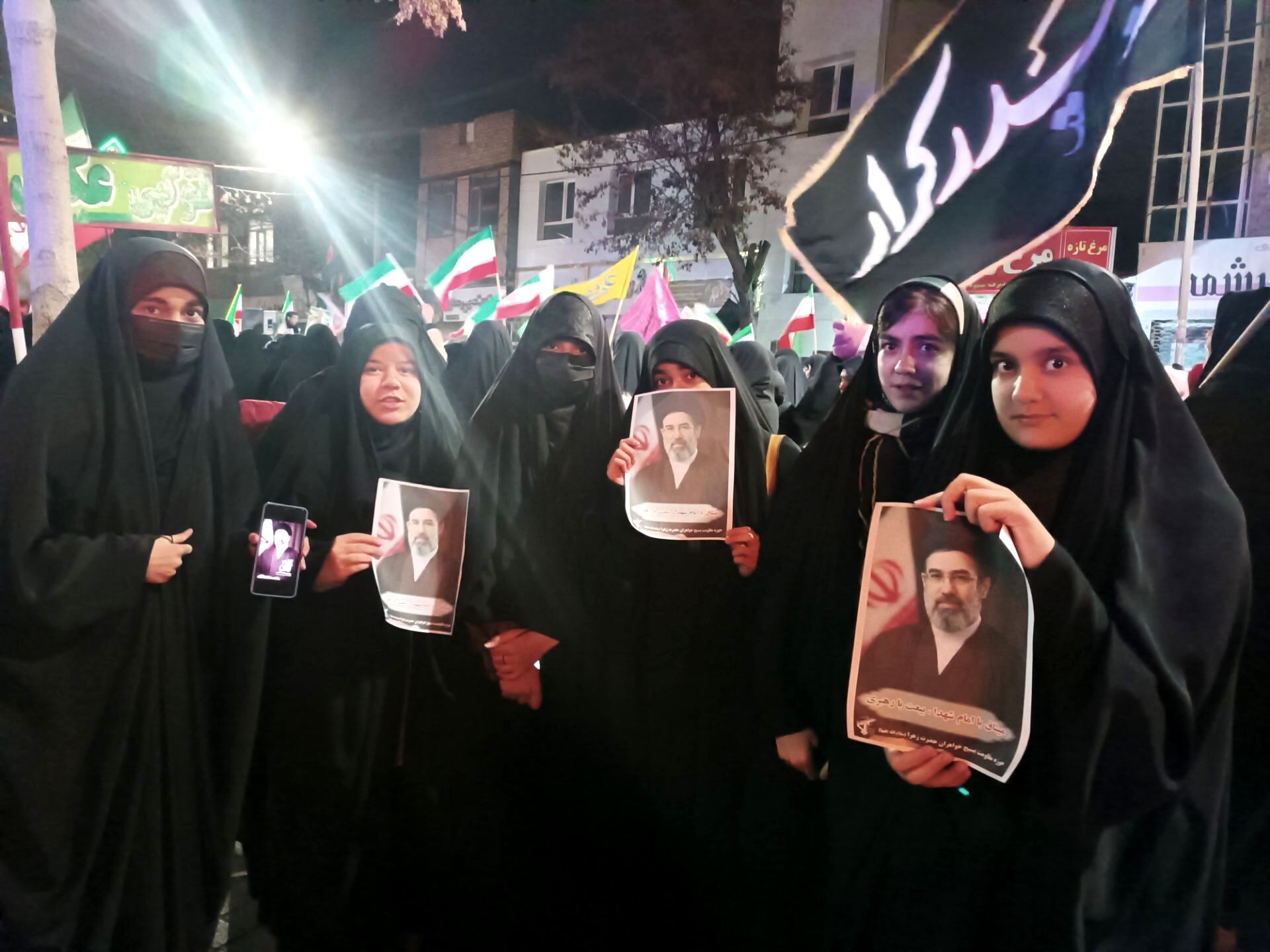 راهپیمایی شبانه در شهرستان باخرز