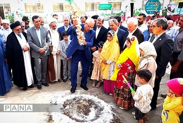 آیین کلنگ‌زنی مدرسه ۹ کلاسه انقلاب اسلامی فلاورجان