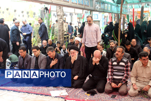 مراسم تحویل سال در گلزار شهدای قم