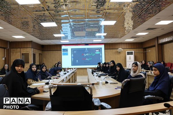 نشست خبرنگاران پانا منطقه ۱۷ تهران با مدیر آموزش و پرورش