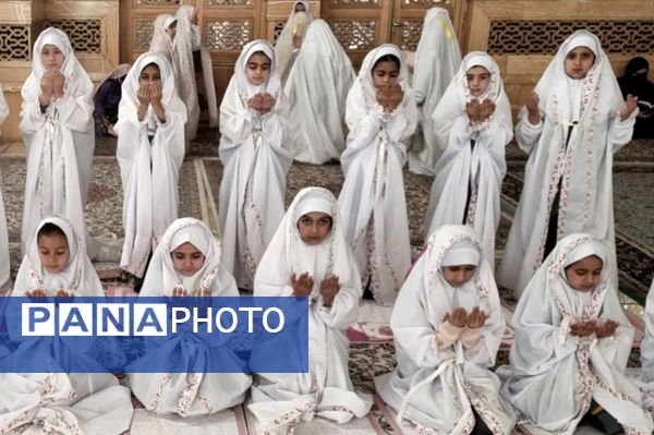 جشن تکلیف  دانش‌آموزان دبستان شهدای همت‌آباد در مشهد