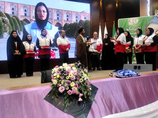 اولین کنگره دبیران استانی کانون‌های دانشجویی هلال احمر 