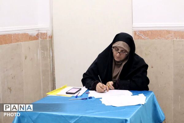 طنین چهل و چهارمین شور رقابت قرآنی در قلب‌های دانش‌آموزان قرچکی
