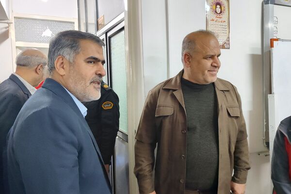 برگزاری مانور زلزله در مدرسه شهیده مهری رزاق‌طلب سنندج