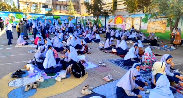 روز جهانی کودک و تخم مرغ در مدرسه شاهد خیر سجادی 