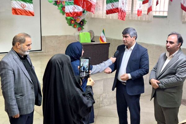  آیین افتتاح جشنواره ماها و ایران‌مون در دبیرستان خدیجه کبری پردیس 