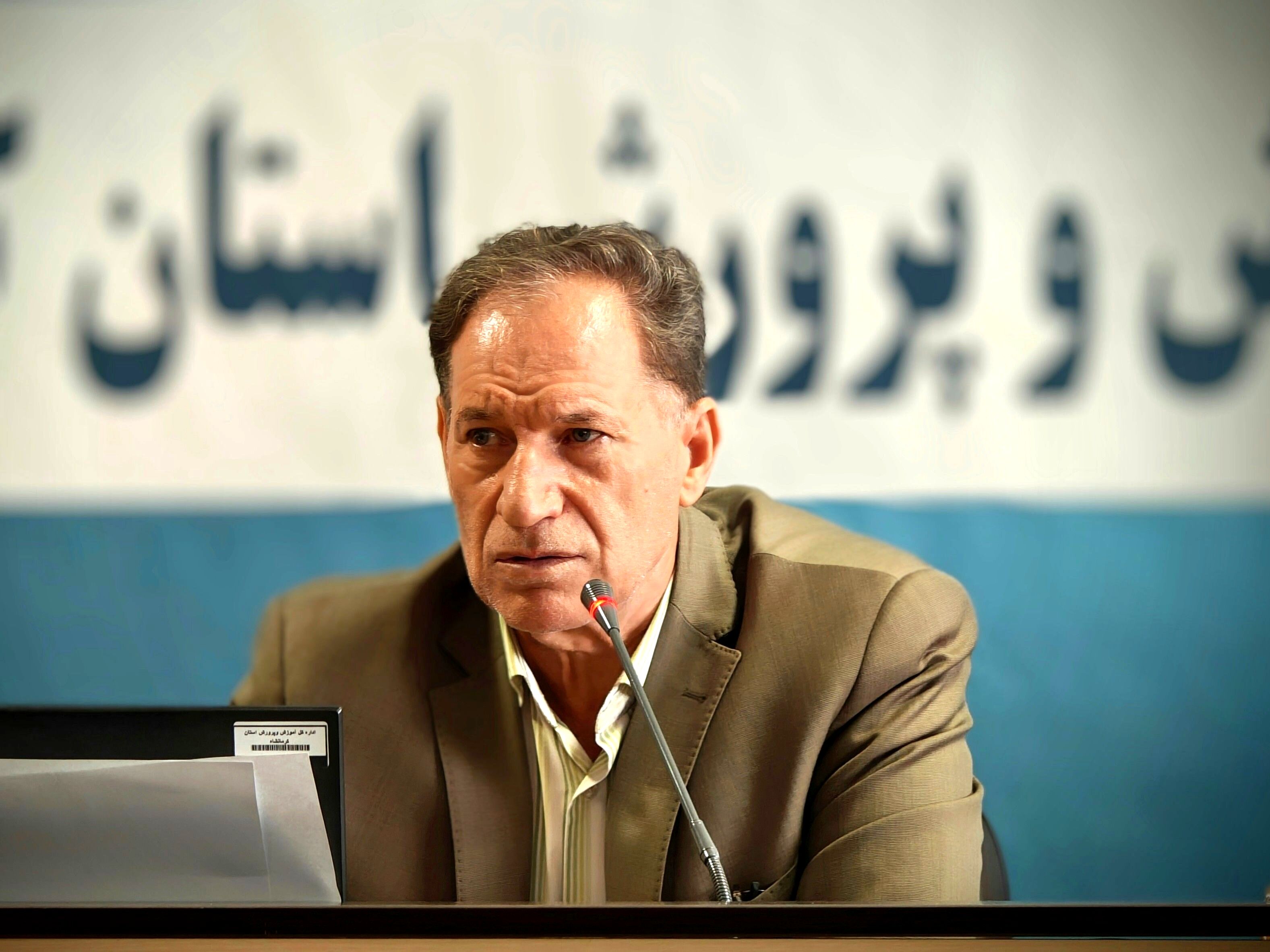 تبریک مدیرکل آموزش و پرورش استان کرمانشاه در آغاز هفته نکوداشت مقام معلم